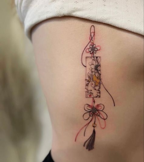 Japanese Side Tattoo, Japanese Minimalist Tattoo, Japanese Charm Tattoo, Tattoo Duo, Talisman Tattoo, Cover Up Tattoos For Women, Korean Tattoo, Charm Tattoo, Ribcage Tattoo