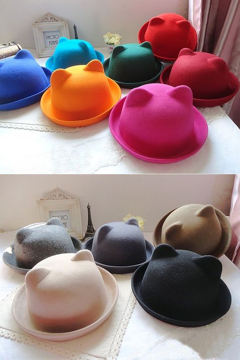 Bowler hats with ears!/ Chapeau melon avec des oreilles de chat Pola Topi, Cutie Cat, Topi Snapback, Anak Haiwan, Mode Kawaii, Výtvarné Reference, Games Diy, Masks Diy, Halloween Recipe