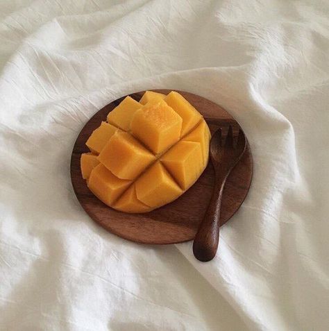 Mango Fruit, Cafe Food, Pretty Food, Cute Food, Aesthetic Food, Food Inspiration, Love Food, Food Photography, Good Food