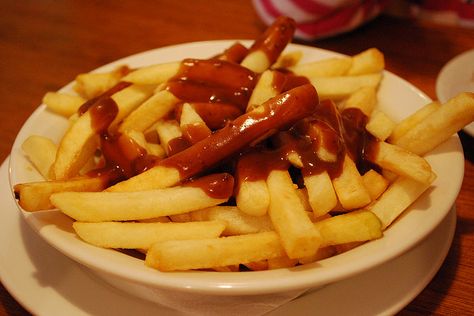 Chips and Gravy - yum!! Bloody Aussies! Chips And Gravy, School Dinner, School Dinners, British Food, Food Choices, Dinner Time, Get Better, Yum Yum, Gravy