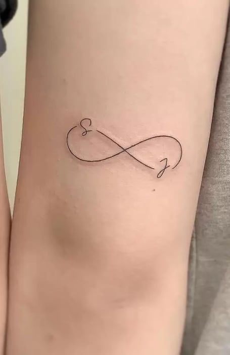 Infinity Finger Tattoos, Eternity Tattoo, Infinity Love Tattoo, Small Infinity Tattoos, Infinity Sign Tattoo, Infinite Tattoo, Infinity Tattoo On Wrist, Infinity Tattoo Designs, Knot Tattoo