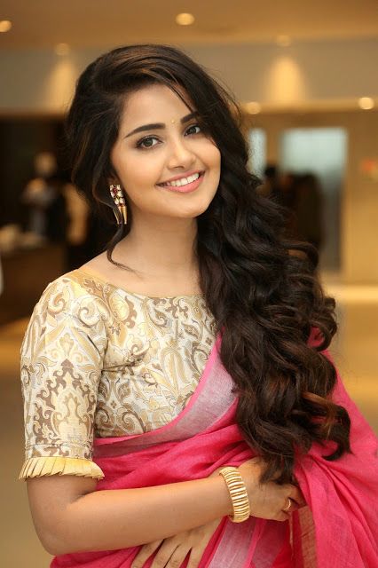 Beauty Galore HD : Actress Anu Parmeswaran Beautiful Look In Red Sare... Kerala Saree Blouse, Kerala Saree Blouse Designs, Saree Hairstyles, Indian Natural Beauty, Anupama Parameswaran, Designer Saree Blouse Patterns, Saree Blouse Designs Latest, Stylish Blouse Design, Indian Beauty Saree