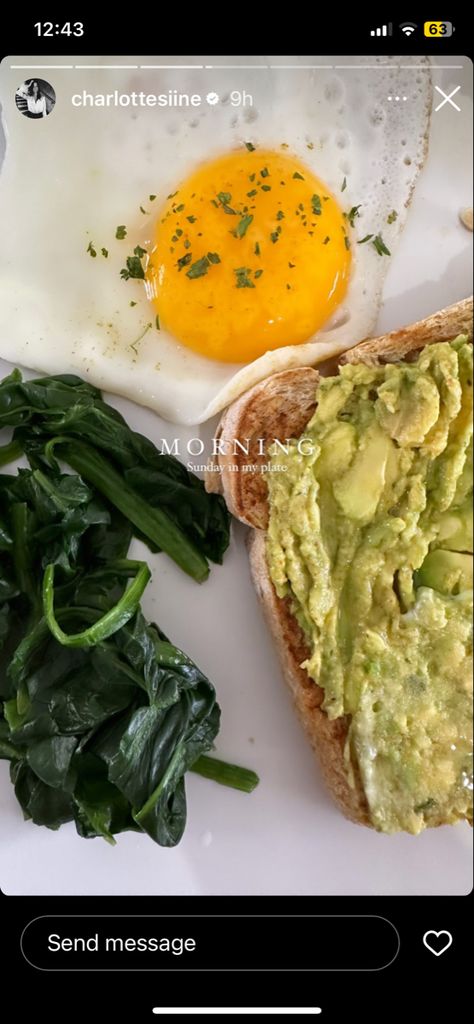 sunday healthy breakfast idea with spinach, egg and avocado toast via charlotte siné’s instagram stories Egg And Avocado Toast, Charlotte Sine, Healthy Breakfast Idea, Spinach Egg, Sunday Breakfast, Breakfast Idea, Egg Breakfast, March 2023, Snap Food