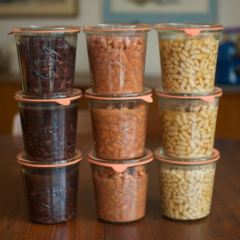 Canning Beans, Easy Organic Meals, Food In Jars, Juice Jar, Healthy Beans, Weck Jars, Canning Food Preservation, Homemade Pantry, Canned Food Storage