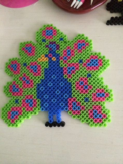 Perler beads - peacock Peacock Perler Beads, Perler Animals, Hamma Beads Ideas, Hexagon Patchwork, Seed Bead Jewelry Patterns, Easy Perler Beads Ideas, Fuse Bead Patterns, Pony Bead Patterns, Hama Beads Design