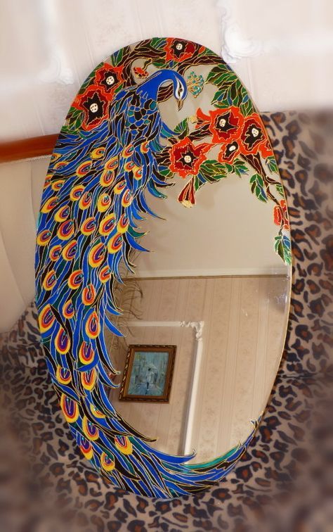 Peacock Mirror, Peacock Crafts, Stained Glass Mirror, Glass Painting Designs, Peacock Decor, Peacock Art, Mosaic Mirror, Mirror Mosaic, Mirror Painting