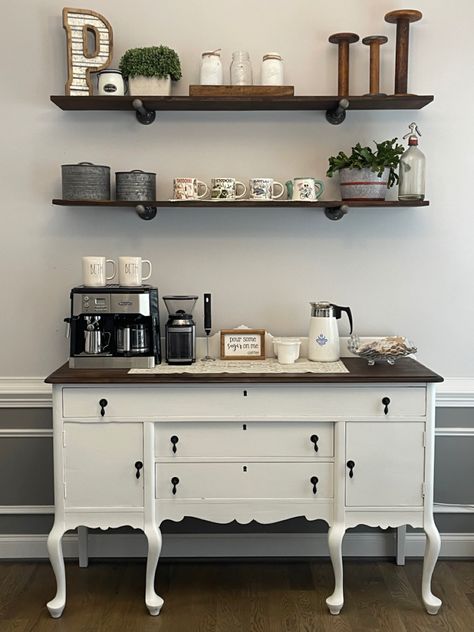 Bars In Kitchen, Home Coffee Corner, Buffet Coffee Bar, Diy Coffee Bar Table, Kitchen Appliance Garage, Corner Coffee Shop, Kitchen Coffee Bar, Brown Sofa Living Room, Corner Coffee