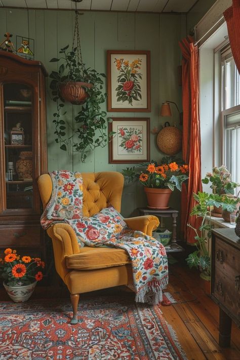 Boho Vintage Interior Design, Old Vintage Interior, Colorful Vintage Interior, Vintage House Inspiration, Colorful Vintage Home, Vintage Colorful Home Decor, Vintage Decor Aesthetic, Colorful Vintage Bedroom, Vintage Green Room