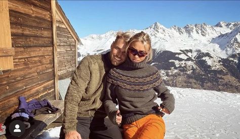 Mountain Fashion Women, Ski Town Outfits, Ski Apres, Mode Au Ski, Wander Outfit, Ski Fits, Ski Aesthetic, Ski Bunnies, Drømme Liv