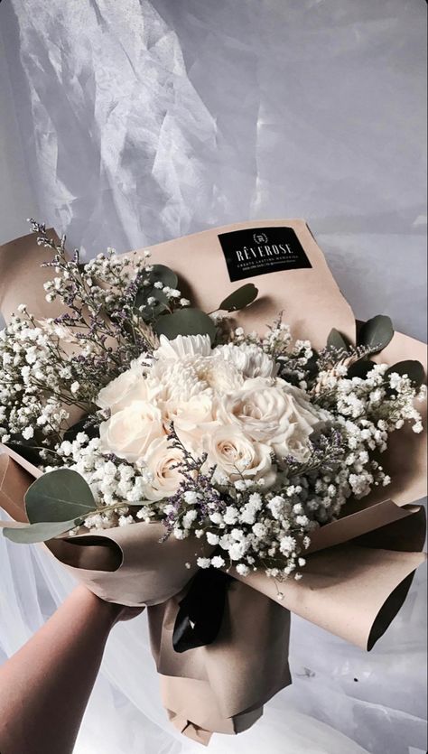 White Flowers Bouquet, Black Bouquet, Flower Boquet, White Flower Bouquet, Luxury Flower Bouquets, Money Bouquet, Paper Streamers, Boquette Flowers, Flowers Bouquet Gift