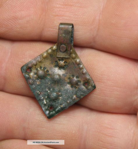 Ancient Viking Bronze Amulet.  Great Save Viking Amulet Viking photo Viking Amulet, Norse Culture, Norse Design, Medieval Clothes, Norse Symbols, Norse Jewelry, Viking Pendant, Ancient Vikings, Viking Age