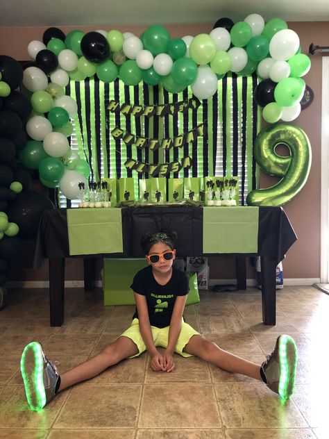 Billie Eilish Party Theme, Billie Eilish Themed Birthday Party, Billie Eilish Birthday Party Ideas, Billie Eilish Birthday, 7th Birthday Party Ideas, Sweet Sixteen Birthday Party Ideas, Glow Birthday Party, Glow Birthday, Cute Birthday Outfits