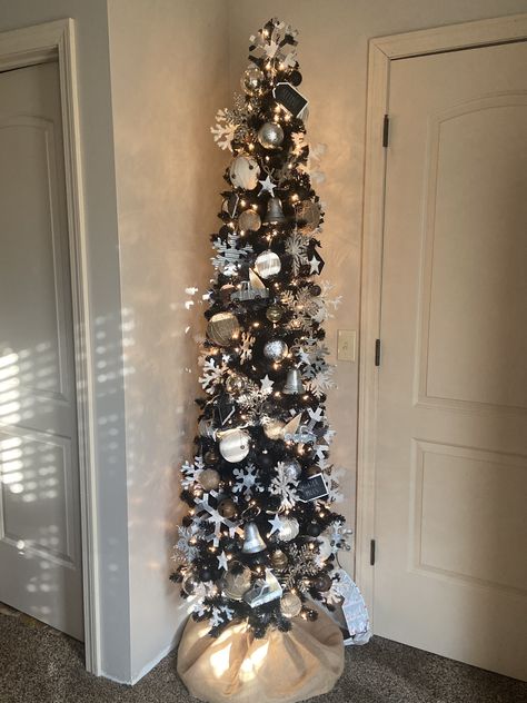 Black tinsel skinny tree, farmhouse style Black Christmas Decorations, Christmas Tree Decorating Ideas, Tree Decorating Ideas, Christmas Tree Decorating, Fir Christmas Tree, Pine Christmas Tree, Outdoor Christmas Tree, Farmhouse Christmas Tree, Creative Christmas Trees