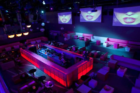 Discoteca,Bar: Oficinas y tiendas de estilo por hidalgomashidalgo arquitectos Nice Furniture, Dance Clubs, Club Lighting, Nightclub Design, Lounge Ideas, Lounge Bar, Nightclub Party, Party Rock, Pub Bar