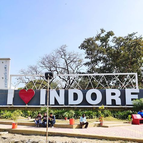 Rajwada Indore, Indore City, Attitude Bio, Attitude Bio For Instagram, Photos For Profile Picture, Frame Gallery, Picsart Background, Photo Frame Gallery, Bollywood Movie