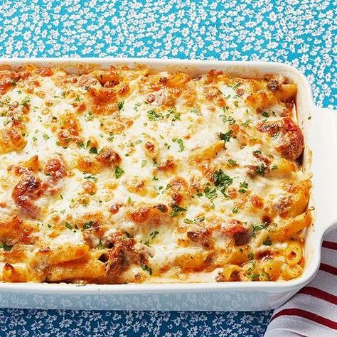 Pioneer Woman Casserole Recipes, Pioneer Woman Casserole, Pioneer Woman Recipes Dinner, Popular Casseroles, Favorite Casserole Recipes, Ree Drummond Recipes, Ground Beef Casserole Recipes, Favorite Casseroles, Hearty Comfort Food