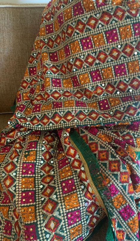 Phoolkari Dupatta, Punjab Textile, Phulkari Dupatta Suits Modern, Phulkari Saree, Elegant Sarees, India Textiles, Phulkari Embroidery, Crystal Work, Phulkari Dupatta