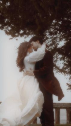 Dreamy Romance Aesthetic, Fairytale Couple Aesthetic, 1700s Romance Aesthetic, Medieval Love Aesthetic, Victorian Couple Aesthetic, Romantic Era Aesthetic, Victorian Romance Aesthetic, Dark Romantic Wallpaper, Vintage Romantic Aesthetic