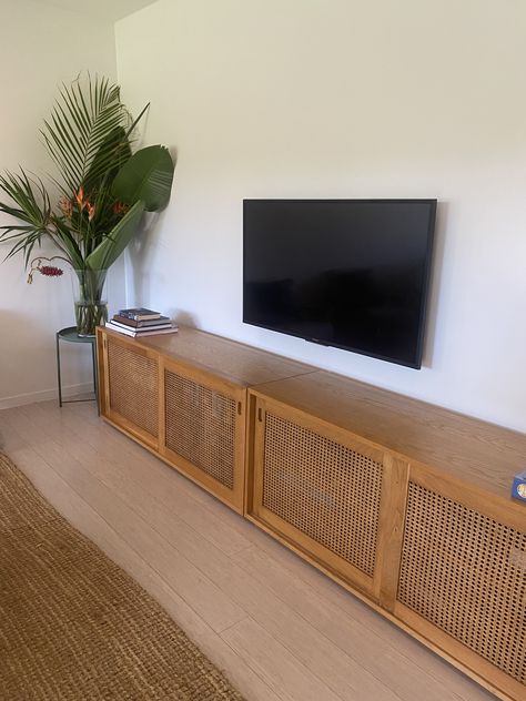 Tc Unit, Rattan Tv Unit, Japanese Life, Small Apartment Interior, Modern Cupboard Design, House Remodeling, Bookshelf Design, Tv Stand Wood, Cupboard Design