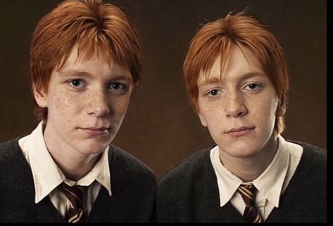 Weasley Twins Fanart, The Weasley Twins, Harry Potter Rpg, Fred And George, Weasley Harry Potter, Phelps Twins, Oliver Phelps, Fred And George Weasley, Harry Potter Images