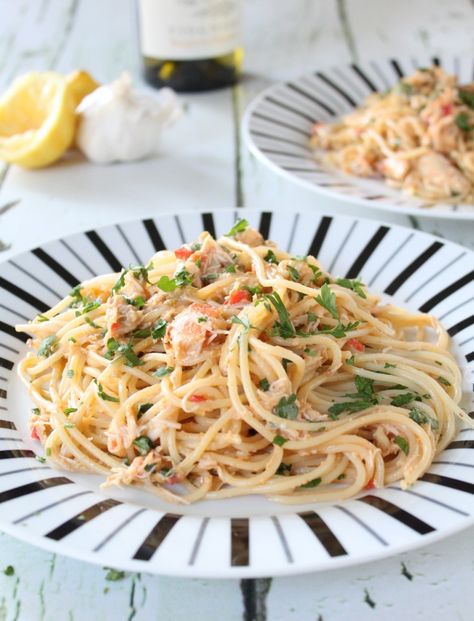 Crab Linguini, Baked Crab Rangoon, Crab Pasta Recipes, Seafood Night, Crab Linguine, Pasta Ideas, Crab Pasta, Linguine Recipes, Tapas Recipes