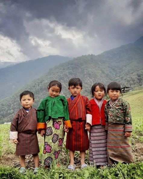 Bhutan People, Bhutanese Culture, Bhutanese Clothing, Thunder Dragon, Soul Contract, Filipino Culture, National Dress, School Children, South Asia