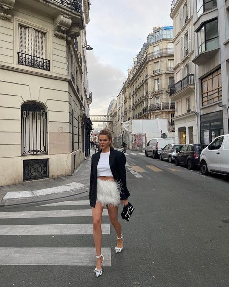 paris outfits and street style, spring outfit ideas and inspo, parisian aesthetic, streets of paris, paris aesthetic Sophie Suchan, Parisian Aesthetic, Street Fits, Feather Tops, Paris Aesthetic, Paris Outfits, Paris Street Style, Night Looks, So Proud