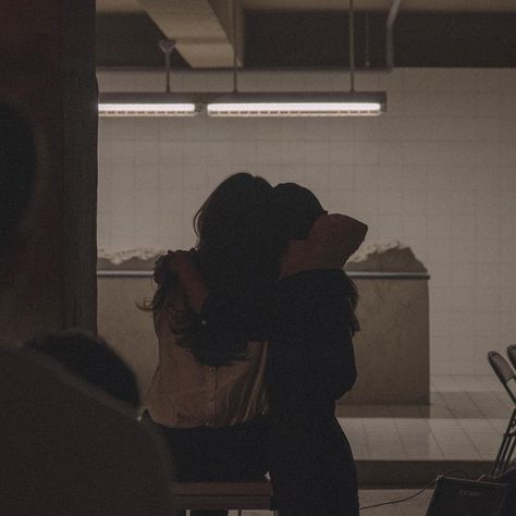 Besties Hugging Aesthetic, Best Friend Pictures Hugging, Best Friends Hugging Aesthetic, Wlw Hugging, Friends Hugging Aesthetic, Hug Aesthetic, Best Friend Hug, Koleksi Parfum, People Hugging