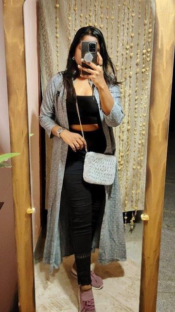 Grey Shrug Outfit, Shrug Outfit, Grey Shrug, Casual Look, Black Top, Casual Looks, Black And Grey, Outfit Inspo, Grey