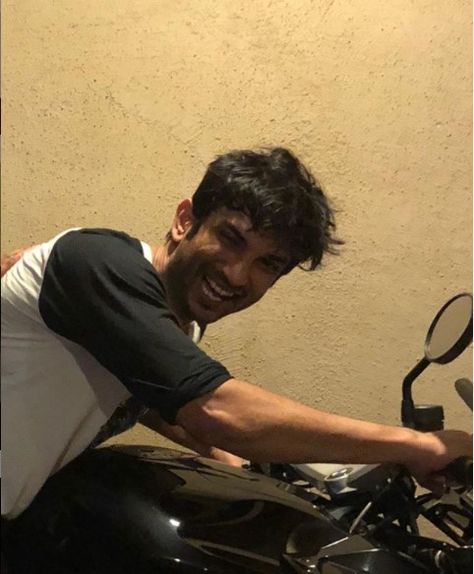 Sushant Singh Rajput Aesthetic, Rajput Aesthetic, Husband Appreciation, Ms Dhoni Wallpapers, Shiva Songs, Love Couple Wallpaper, Book Cover Artwork, Sushant Singh Rajput, Miss U So Much