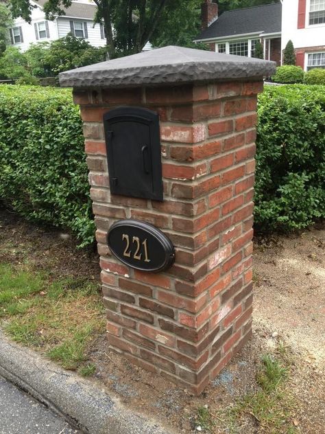 Brick Fortress for Your Mail Stone Mailbox, Brick Mailbox, Mailbox Makeover, Mailbox Landscaping, Diy Mailbox, Mailbox Ideas, Mailbox Posts, Small Fence, Mailbox Design