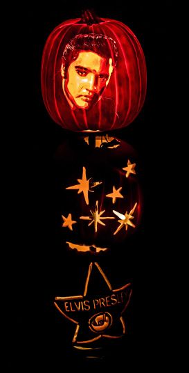 Elvis Pumpkin Decorating, Elvis Pumpkin, Pumpkins Decorations, Paint Pumpkins, Scary Pumpkin Faces, Elvis Art, Carved Pumpkins, Elvis Presley Pictures, Halloween 2014