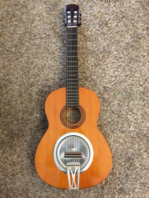 Diy Resonator Guitar, Customized Guitar Acoustic, Guitar Improvisation, Classical Guitar Rosette, Vintage Acoustic Guitar, Resonator Guitar, Guitar Making, Homemade Instruments, Sandwich Bag