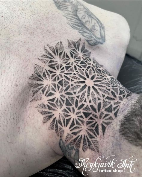 Ideas for spiritual neck tattoos and placement Flower Of Life Neck Tattoo, Neck Back Tattoo, Tattoos And Placement, Forest Tattoo Sleeve, Buddha Tattoo Sleeve, Flower Of Life Tattoo, Mandala Hand Tattoos, Forest Tattoo, Polynesian Tattoo Designs