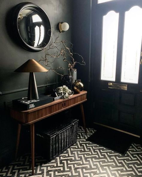 Black White Tiles, Spanish Floor Tiles, Kitchen Tiles Floor, Foyer Ideas Entryway, Earthy Home, Victorian Tiles, Black And White Tiles, Interior Design Business, Dark Interiors