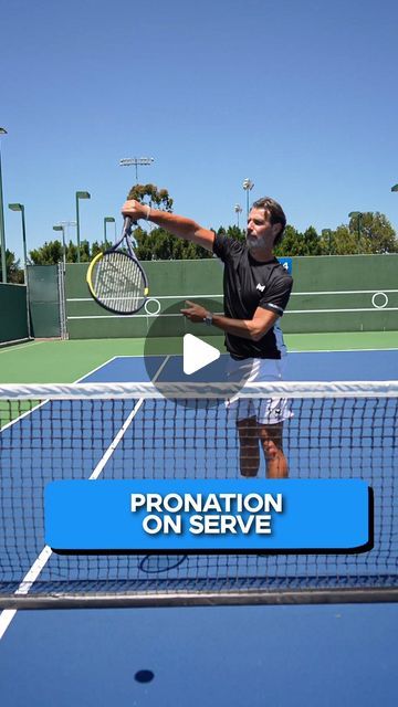 Tennis Serve Tips, Serve Tennis, Tennis Ideas, Mode Tennis, Tennis Fits, Tennis Techniques, Tennis Videos, Tennis Serve, Tennis Drills