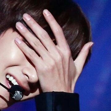 Vp Kim Taehyung Hands, Taehyung Hands, Taehyungs Hand, Hands With Rings, Pretty Hands, Bts Aesthetic Pictures, Kim Taehyung Wallpaper, Celebrity Art, Daegu