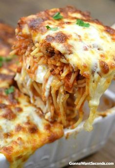 Million Dollar Spaghetti Casserole, Million Dollar Spaghetti, Sauce Spaghetti, Resep Pasta, Spaghetti Casserole, Hearty Casseroles, Pasta Fatta In Casa, Baked Spaghetti, Sloppy Joe