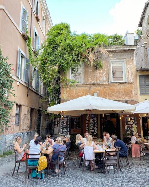 Sorrento Amalfi Coast, Rome Restaurants, Rome Guide, Trastevere Rome, Italy Trip Planning, Things To Do In Rome, Rome Attractions, Rome Itinerary, Rome Travel Guide