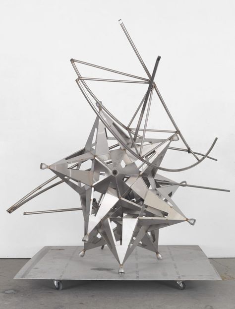 Frank Stella, <i>Stainless split star with truss segments</i> (2016). Courtesy of the artist and Marianne Boesky Gallery, New York and Aspen. © 2019 Frank Stella / Artists Rights Society (ARS), New York. Frank Stella Art, Rhino Architecture, Stella Art, Copper Painting, Purple Painting, Interior Architecture Drawing, Frank Stella, San Francisco Museums, Philadelphia Museum Of Art