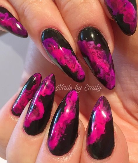 Neon Purple Nails Design, Black Nails With Neon Design, Black And Neon Pink Nails, Hot Pink Black Nails, Neon Pink And Black Nails, Black And Hot Pink Nails, Black And Neon Nails, Neon Purple Nails, Cute Nail Art Ideas