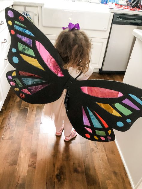 Butterfly Toddler Costume, Homemade Butterfly Costume, Rainbow Butterfly Costume, Butterfly Wing Costume, Homemade Butterfly Wings, Diy Butterfly Wings Cardboard, Diy Butterfly Costume Kids, Toddler Butterfly Costume Diy, Butterfly Wing Diy