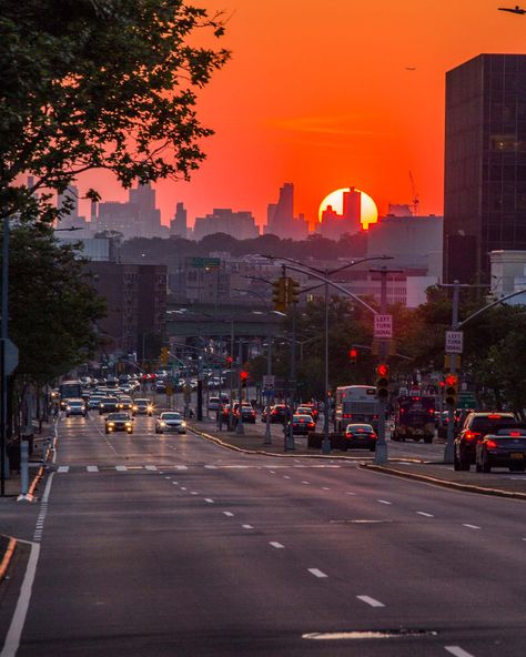 Rego Park, Filmy Vintage, Queens Nyc, Park Forest, Sunset City, Forest Hills, Sky Pictures, Look At The Sky, Pretty Landscapes