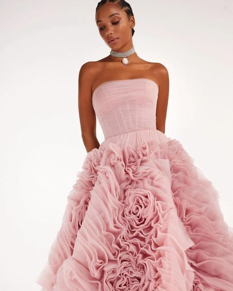 Izsbeli Couture ss343 Manhattan Outfits, Rose Tulle Dress, Transparent Corset, Corset Closure, Rose Prom Dress, Pink Evening Gowns, Special Occasion Gowns, Pink Corset, Strapless Prom Dress