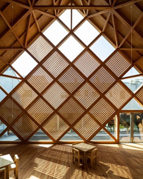 Timber Architecture, Bamboo Architecture, Bamboo House, Wooden Buildings, Gunma, Architecture Design Concept, Tropical Design, Chamber Of Commerce, Facade Architecture