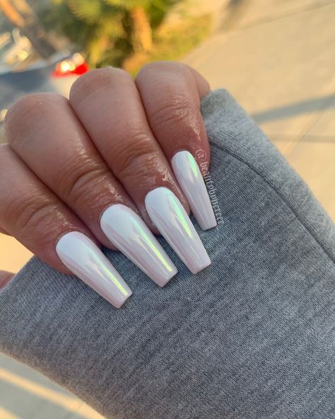 Crome Nails Coffin, Pearlescent Nails, White Chrome Nails, Pastel Nails Designs, White Chrome, Minimal Nails, Acrylic Nails Coffin Pink, Coffin Nails Long, Metallic Nails