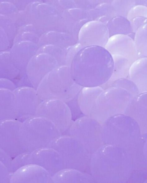 Lavender Aesthetic, Purple Balloons, Purple Wallpaper Iphone, Video X, Iphone Wallpaper Tumblr Aesthetic, Simple Wallpapers, Homescreen Wallpaper, Pastel Purple, Cute Backgrounds