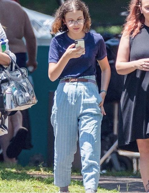 Eleven season 3 bts Indie Outfits Men, Stranger Things Outfit, Stranger Things Costume, Stranger Things Dustin, Stranger Things Halloween, Stranger Things Season 3, Stranger Things Steve, Bobby Brown Stranger Things, Eleven Stranger Things