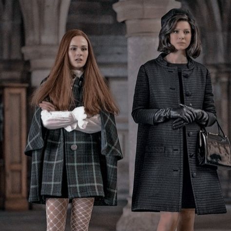 Lily Evans Fashion, Regulus Black And Lily Evans, Lily Potter Outfit, Lily Evans Outfit Aesthetic, Petunia Evans Fan Cast, Lily Evans Cosplay, James Potter Outfit Aesthetic, Lily Evans Fancasts, Plus Size Lily Evans