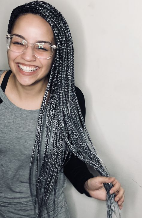 Knotless grey braids Gray And Black Knotless Braids, Gray Knotless Box Braids, Knotless Box Braid Styles, Gray Knotless Braids, Black And Gray Box Braids, Grey Box Braids Silver, Ombre Gray Box Braids, Boxed Braids, Braids Art